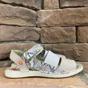 Softinos Strappy Sandals /‎ Snake Print Accent / SZ 38 or 7.5-8